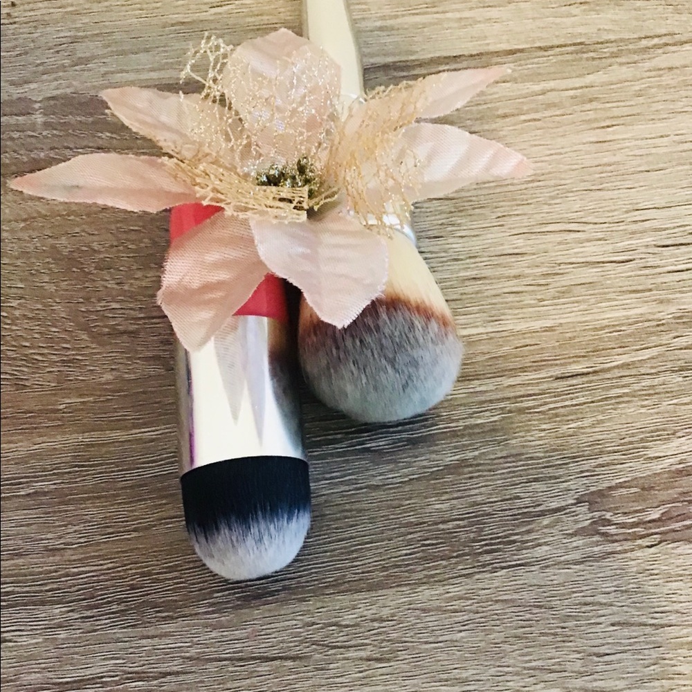 ✨❤️2pcs Big and beautiful Makeup brushes Included Powder Brush,Foundation Brush - Picture 5 of 7
